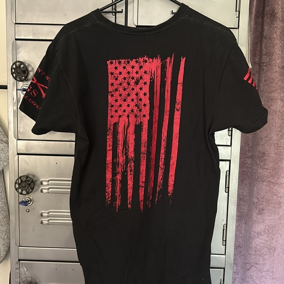 GRUNT STYLE size medium Black Graphic T-Shirt with Red Accents - Picture 6 of 10